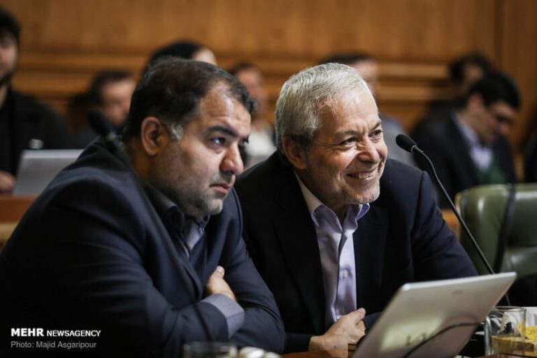 هنوز هم پاسدار قانون اساسی هستید آقای رئیسجمهور؟ / مشکل شورای شهر تهران “قالیباف” است نه آلودگی هوا…