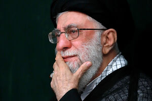 فیلم/ بغض و تحسین رهبر انقلاب از یک شعر فاطمی