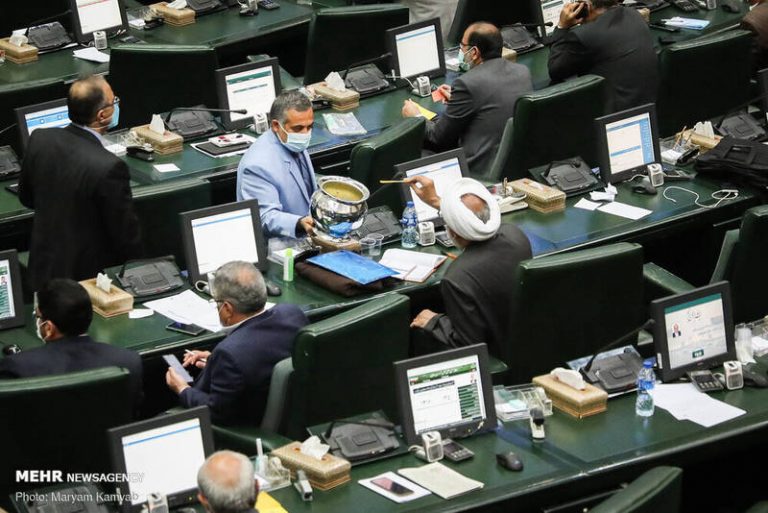 محدودیت سنی برای نامزدهای ریاستجمهوری باقی ماند