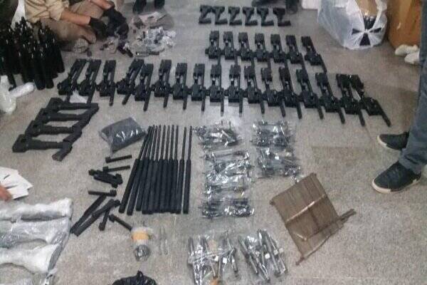 دستگیری ۴ عامل خرید و فروش سلاح در فضای مجازی