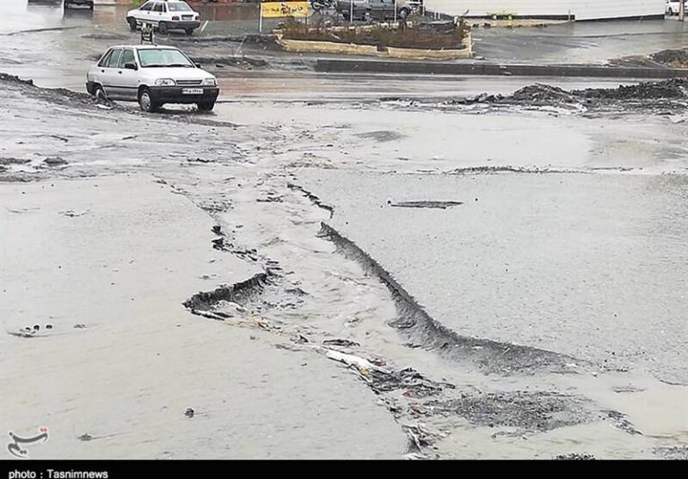 آبگرفتگی معابر و خیابانهای سنندج +عکس