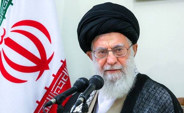 روایت رهبرانقلاب از پرچمی که به دست ملت ایران به اهتزار درآمد