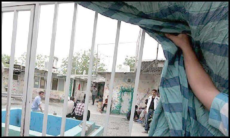 تصاویری از شکنجه معتادان در یک کمپ