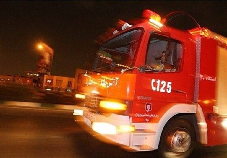 عکس/ انفجار در یک ساختمان در خیابان آیت
