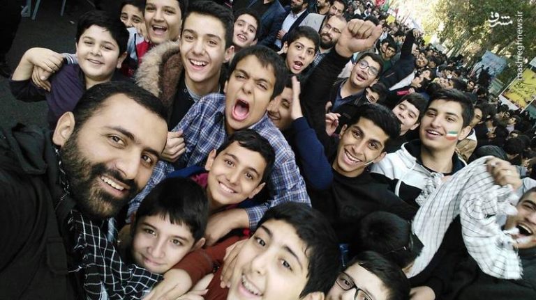فیلم/انقلاب اسلامی از نگاه دهه هشتادیها چگونه است؟