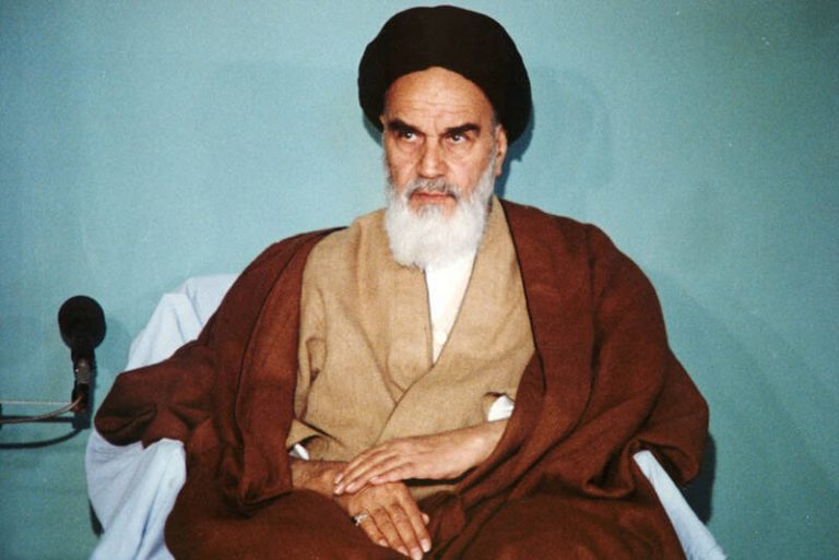 وقتی امام (ره) حاضر نشد از مثل مردم بودن دست بردارد