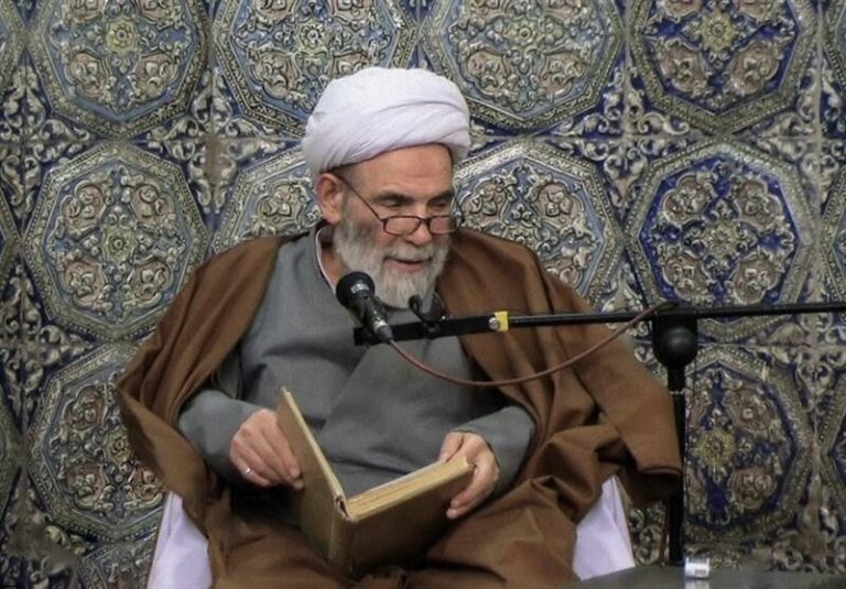 فیلم/ مدح امیرالمومنین(ع) توسط حاج آقا مجتبی تهرانی(ره)