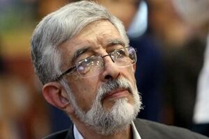 آنچه درباره ردصلاحیت احمدینژاد گفتم پیشبینی بود/ دستبوسی فرح دروغ محض است