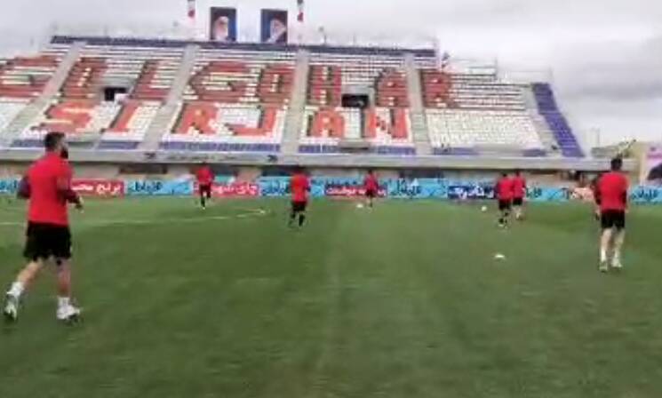 فیلم/ گرم کردن پرسپولیسها قبل از بازی با گل گهر