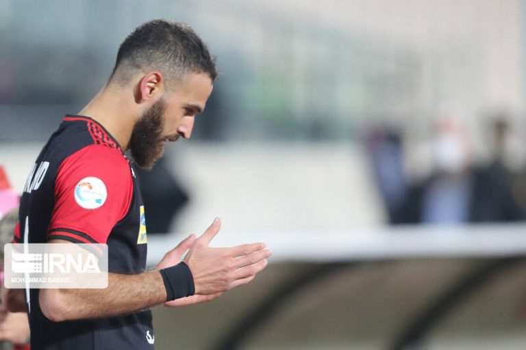 برتری یک نیمه ای پرسپولیس مقابل گلگهر