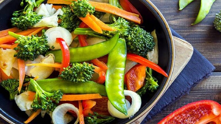 ۷ غذای غنی از پروتئین برای گیاهخواران