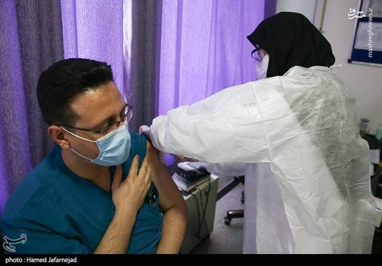 عکس/ فاز دوم واکسیناسیون کادر درمان