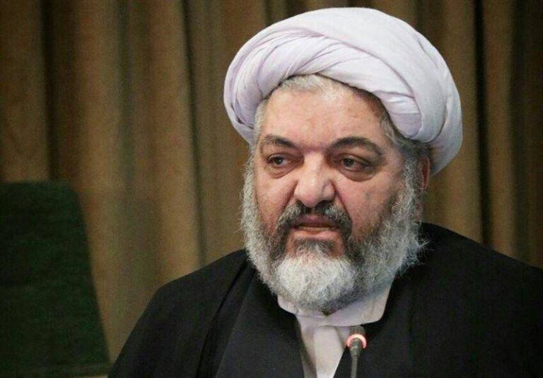 مراقب روایت انقلاب باشیم