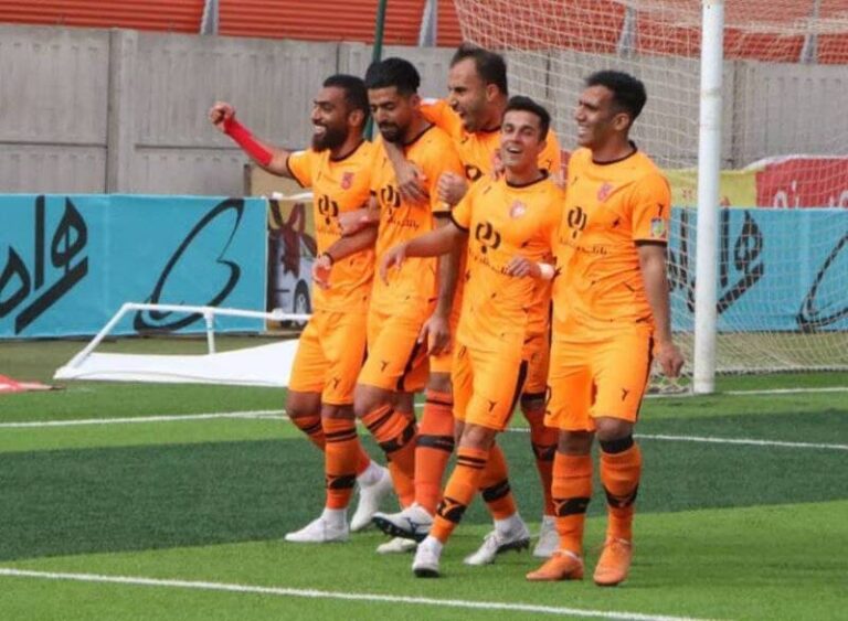 زاهدی: باید گل دوم هم به استقلال میزدم