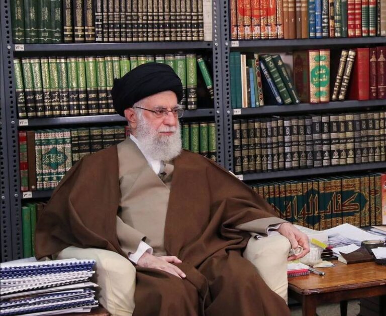 مسئولانی که راهحل رهبری درباره گرانی را اجرا نمیکنند/ نامزد اصلح را با “کارنامه” بشناسیم نه برنامه!