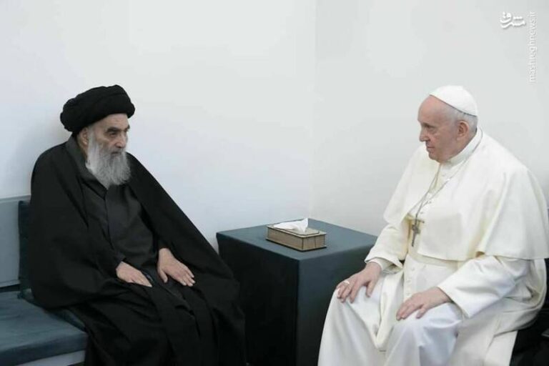 اولین تصویر از دیدار پاپ فرانسیس با آیت الله سیستانی