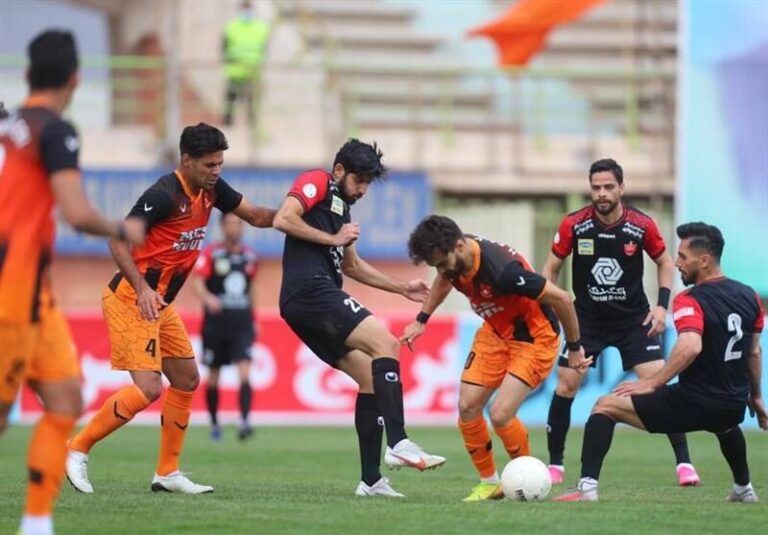 صعود آسان پرسپولیس با شکست مس نوین کرمان/ مهاجمان سرخ همچنان کم فروغ