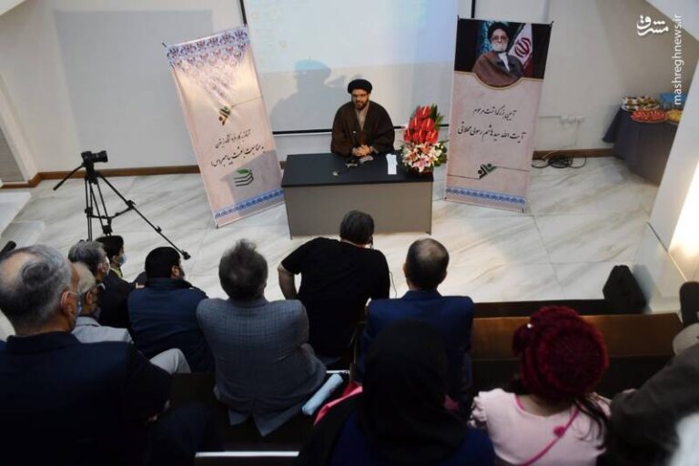 «آیتالله»ی که هیچ فیش حقوقی نداشت!