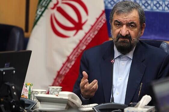 رضایی: آمریکا را باید وادار به برداشتن تحریمها کرد