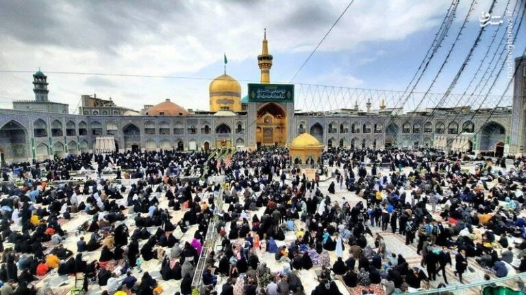 عکس/ حرم مطهر رضوی در آستانه سال نو