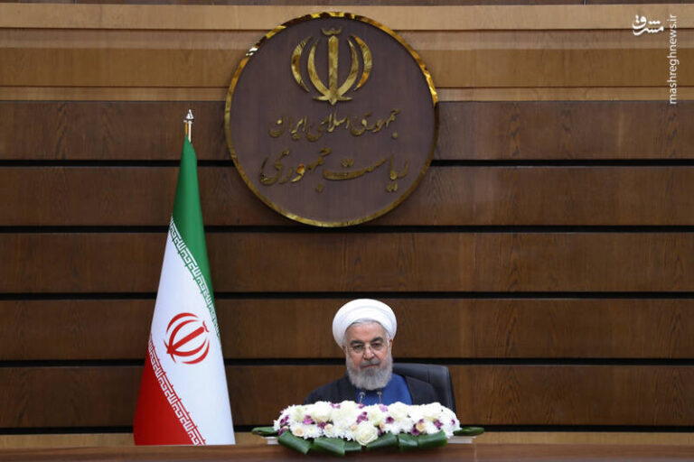 عکس/ ارتباط تصویری روحانی با تعدادی از مراکز درمانی