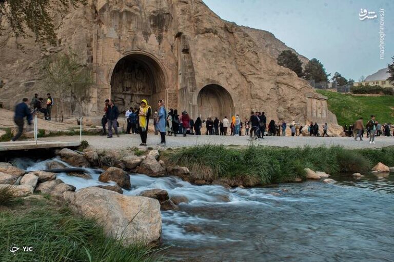 عکس/ بازدید مسافران نوروزی از طاق بستان