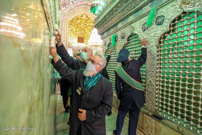 عکس/ آیین غبارروبی حرم حضرت شاهچراغ (ع)