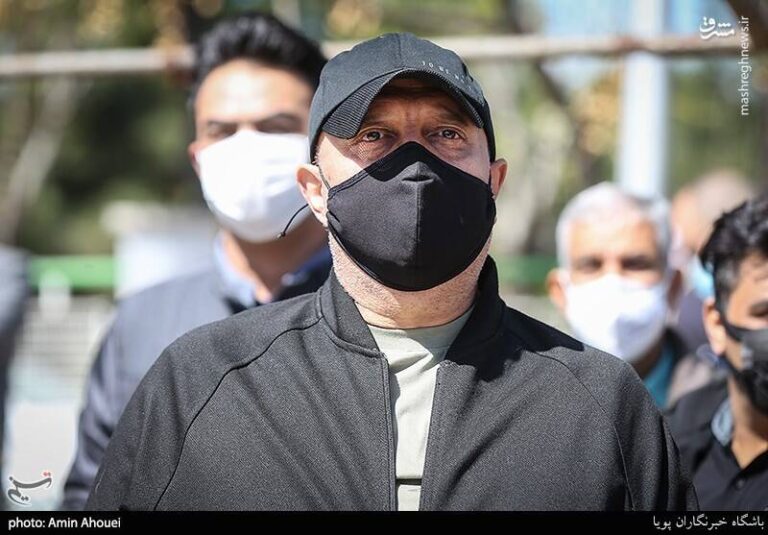 عکس/ مسعود روشن پژوه در مراسم تشییع مرحومه آزاده نامداری