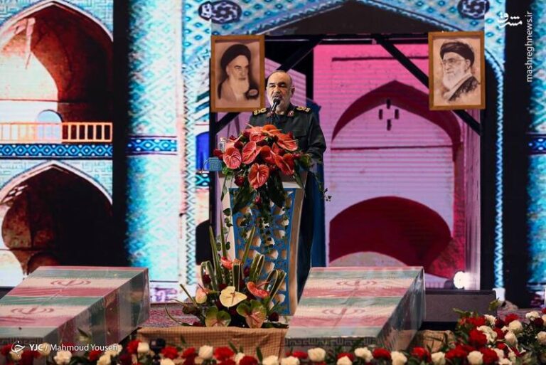 عکس/ سردار سلامی در کنگره ملی چهار هزار شهید استان یزد