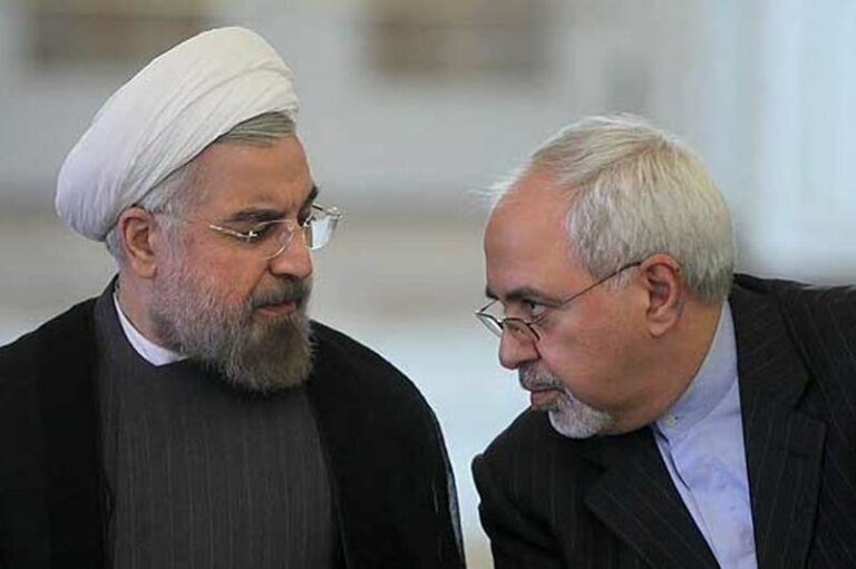 روحانی و ظریف از آگاهی مردم میترسند!