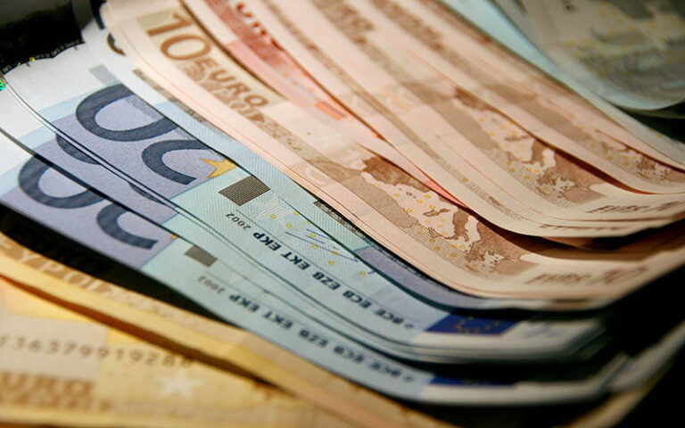 کسری ارز ۴۲۰۰ از کجا تامین شد؟