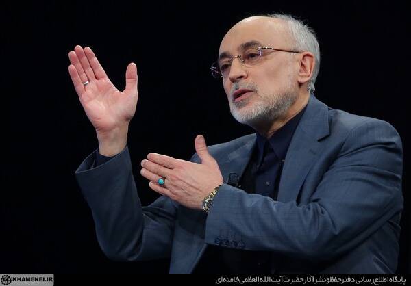 استنکاف احمدینژاد از دستور رهبری در مذاکرات هستهای