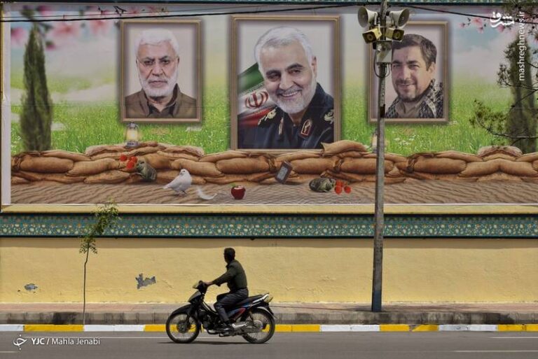 عکس/ دیوارنگارههای نوروزی کرمان را ببینید