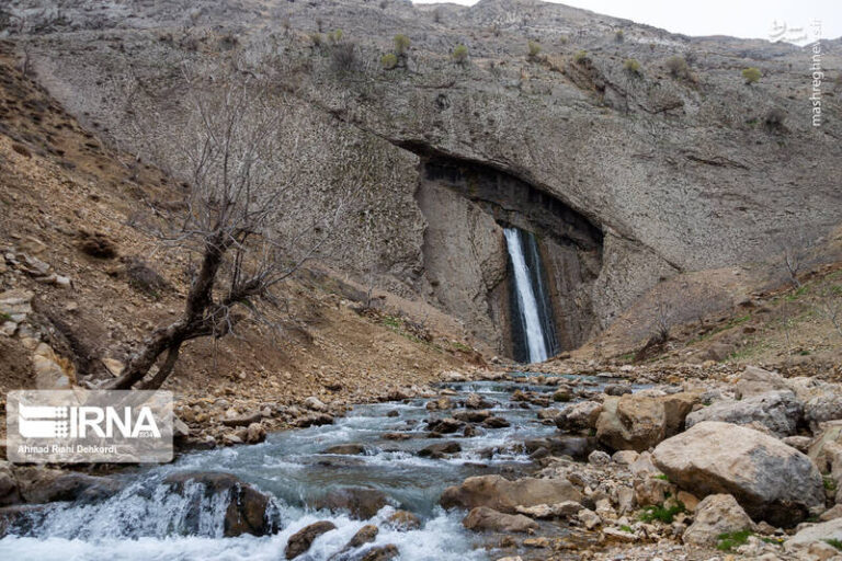 عکس/ آبشاری زیبا در چهارمحال و بختیاری