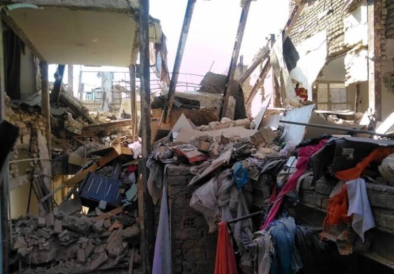 ۶ مصدوم در انفجار شدید یک ساختمان+عکس