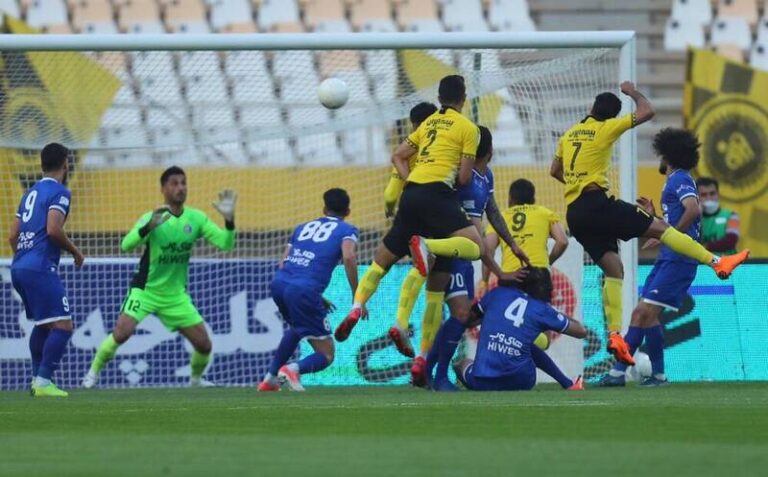 چشم استقلال و پرسپولیس به سایپا