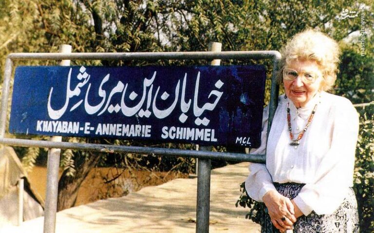 نابغه آلمانی که برای اروپاییها دعای مسلمانها را برد