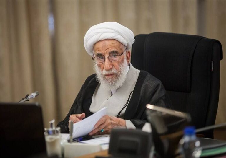 آیتالله جنتی: معلوم نیست مسئولان ناتوان اند یا بیاعتنا