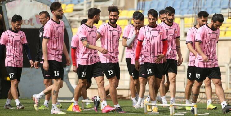 بازیکنان تیم فوتبال پرسپولیس هندبالیست شدند