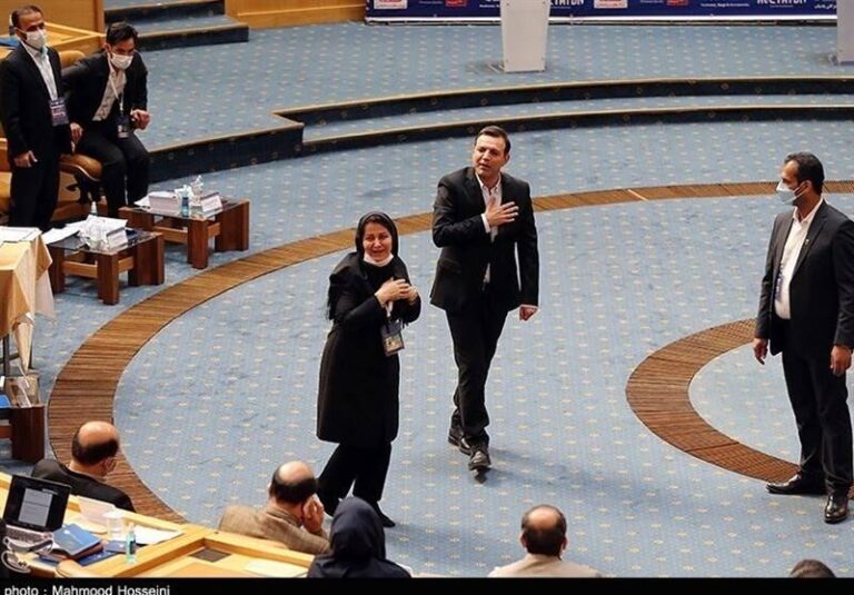انتقاد رئیس پیشین فدراسیون فوتبال از عزیزی خادم: یک بچه ۴ ساله هم این انتخابها را نمیکند/ کار سیاسی…