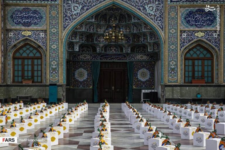 عکس/ توزیع ۱۱۰۰ بسته معیشتی درآستان امامزاده صالح (ع)