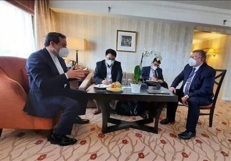نشست سهجانبه رؤسای هیئتهای مذاکرهکننده ایران، روسیه و چین