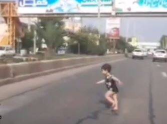 نجات کودک بازگوش از خطر!