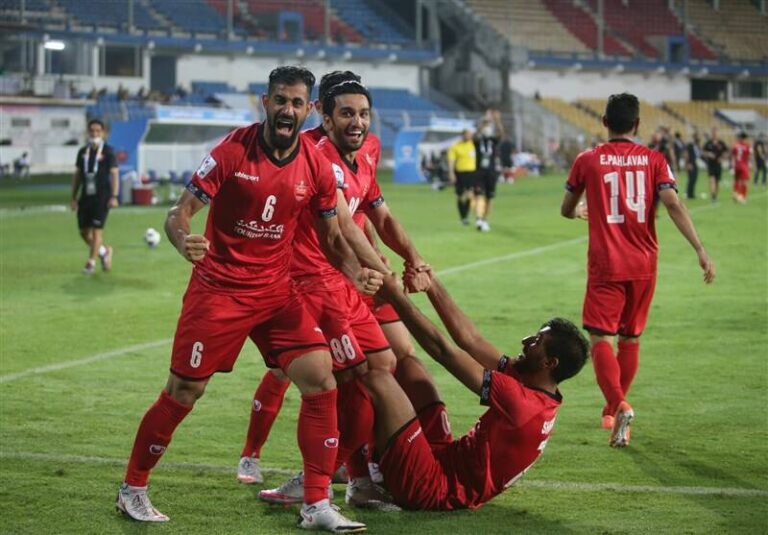 حلالی: پرسپولیس روز به روز قویتر میشود