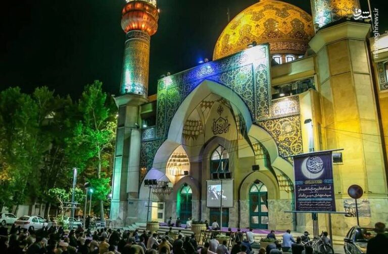 عکس/ مراسم مناجات خوانی در هیئت مکتب الصادق(ع)