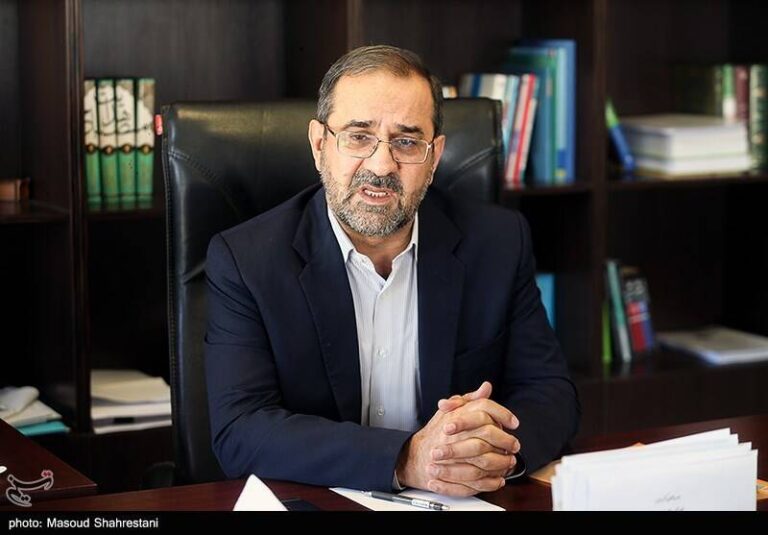 موفقیت دولتهای احمدینژاد بخاطر وزرایش بود