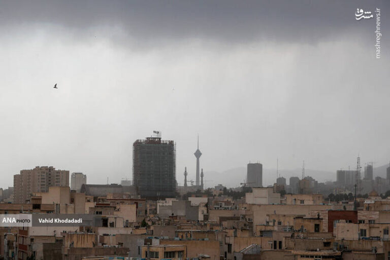 عکس/ فصل بادهای موسمی در تهران