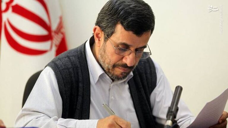 کدام رفتار احمدینژاد برای رهبر انقلاب عجیب و غریب بود؟