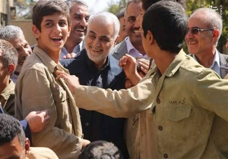 لحظات دیدنی از حضور حاج قاسم در پشت صحنه “۲۳نفر”