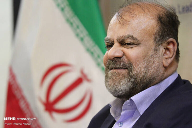 نظر رستم قاسمی درباره احزاب
